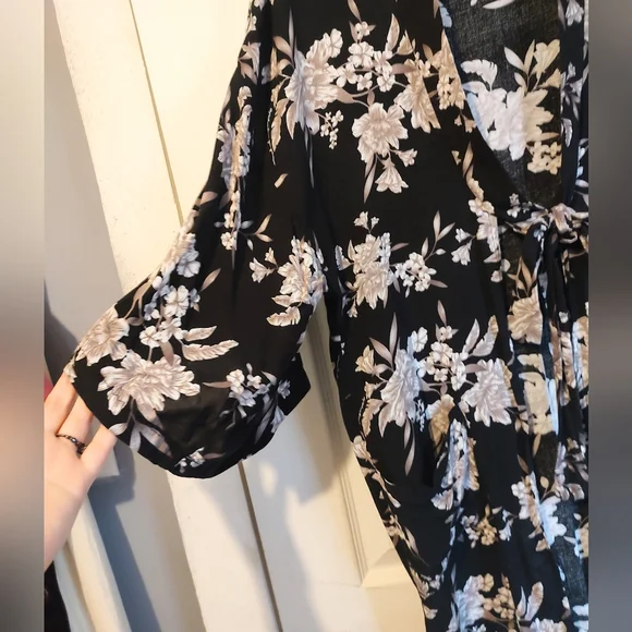 Women's Robe - Picture 4 of 5